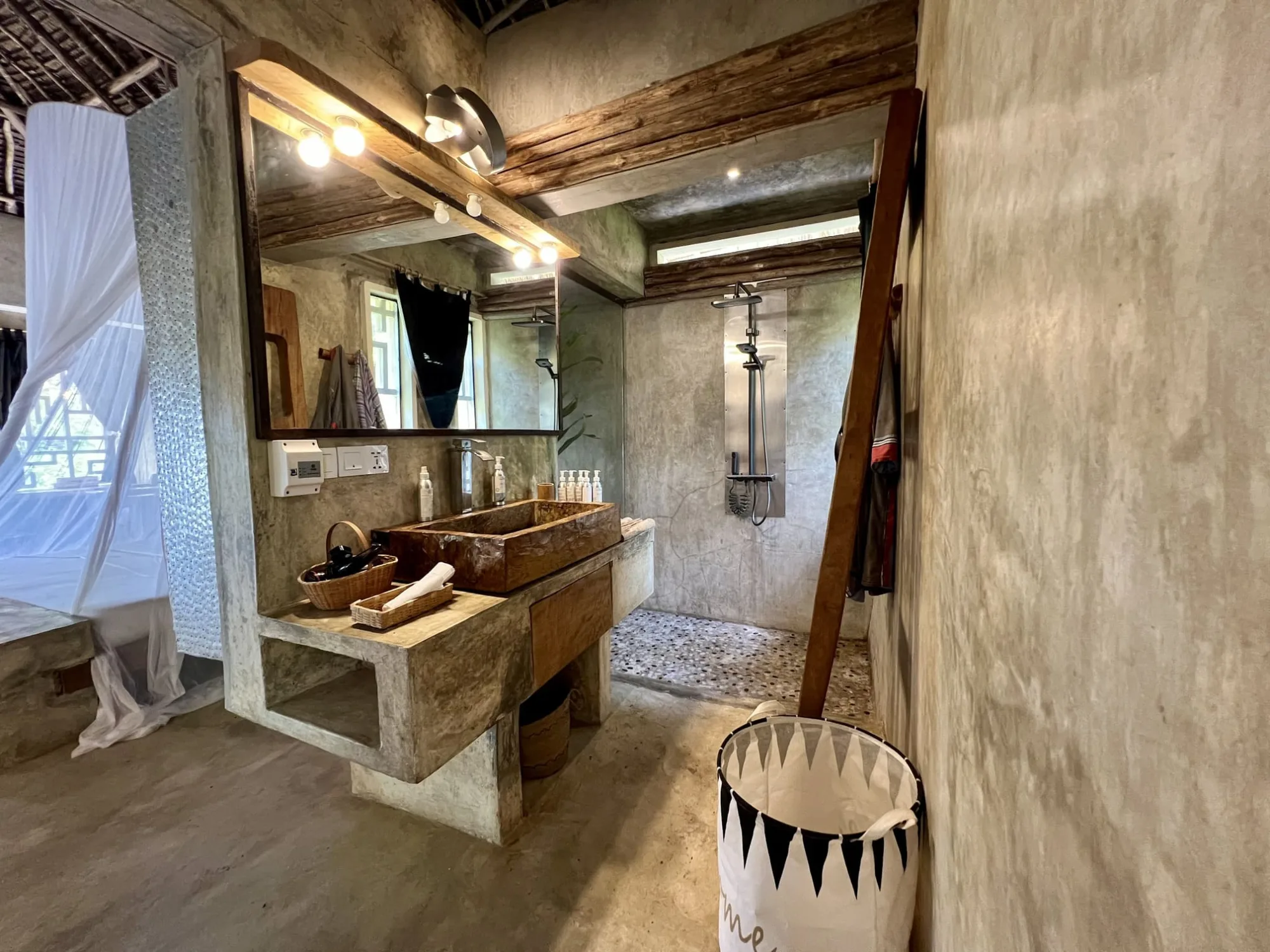 baobab-king-suite-rock-and-sea1